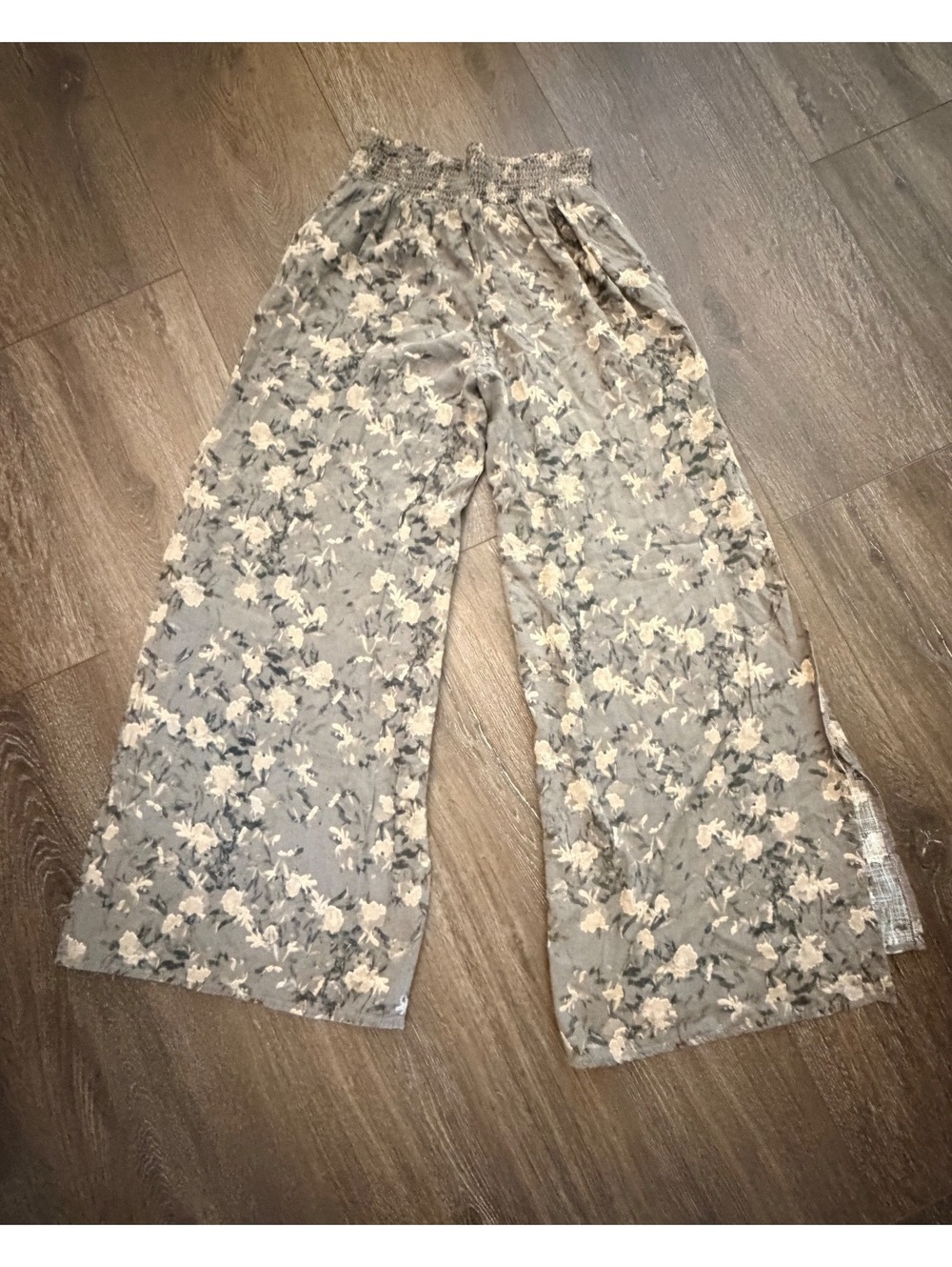 Floral Wide Leg Palazzo Pants Smocked Waist Boho Gray Women’s Small - Picture 3 of 7